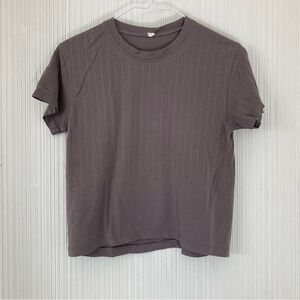 Lululemon Train to be tee size XS